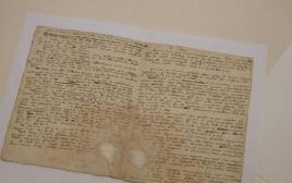 כתב היד של אייזק ניוטון (צילום: מתוך התערוכה "כלי אל כלי")