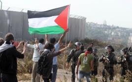דגל פלסטיני. ארכיון (צילום: איסאם רימאווי, פלאש 90)