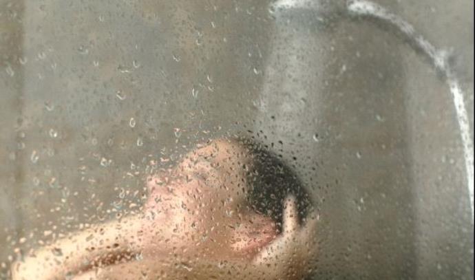 Having trouble showering in the cold? Here are 3 ways to do it without water