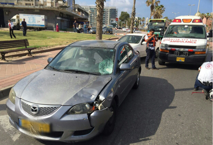 הולכת רגל נהרגה בתאונת דרכים באשדוד (צילום:  דוברות מד"א)