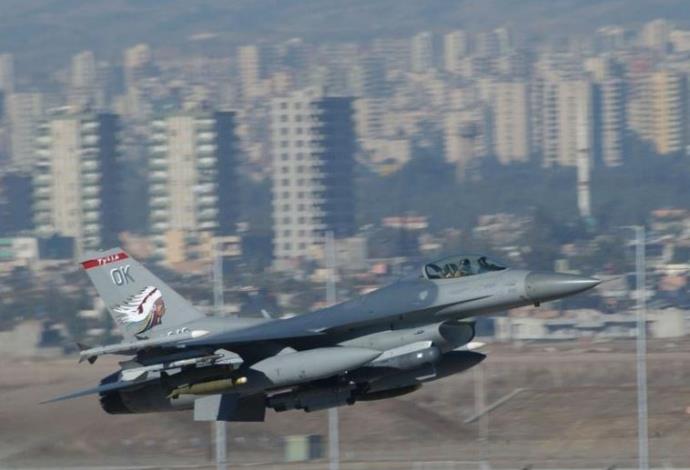 מטוס של חיל האוויר האמריקאי ממריא בבסיס אינצריליק בטורקיה (צילום:  רויטרס)