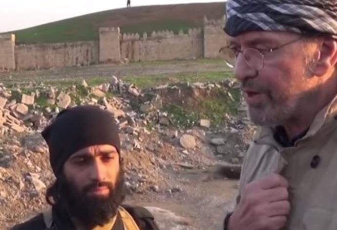 עיתונאי גרמני שחדר לתוך דאעש (צילום:  צילום מסך)