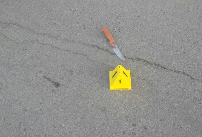 הסכין ששימשה לפיגוע בחברון 7.12.15 (צילום:  חטיבת דובר המשטרה)