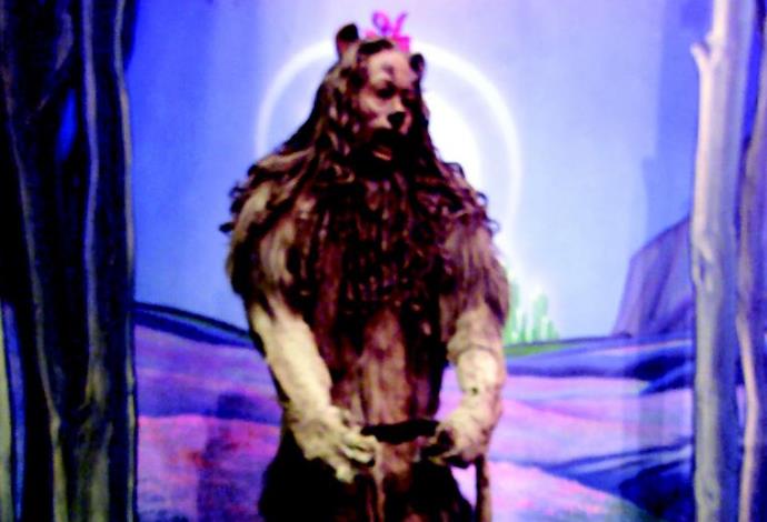 תחפושת האריה בסרט הקוסם מארץ עוץ (צילום:  רויטרס)