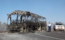 אוטובוס שרוף אסון הכרמל (צילום: אלכס קולומויסקי, פלאש 90)