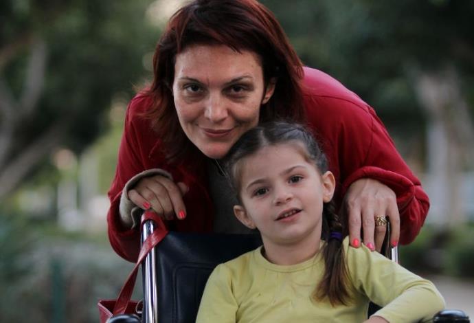 ריוה אילצ'נקו ובתה (צילום:  אריאל בשור)