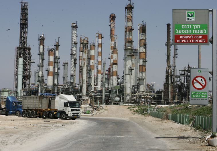מפעל חיפה כימיקלים. 800 מעובדיו יפוטרו והוא ייסגר. צילום: מקס ילינסון