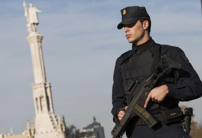 משטרה בספרד (צילום:  רויטרס)