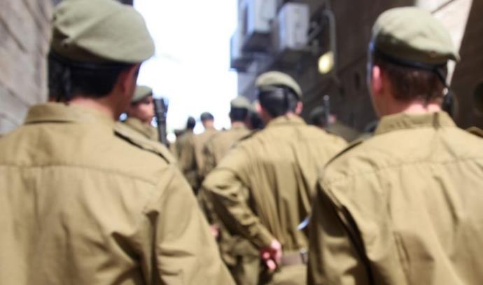 חיילים במסדר, צילום אילוסטרציה (צילום: מרק ישראל סלם)