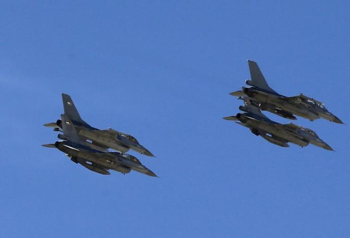 מטוסים ירדניים מפציצים (צילום:  רויטרס)