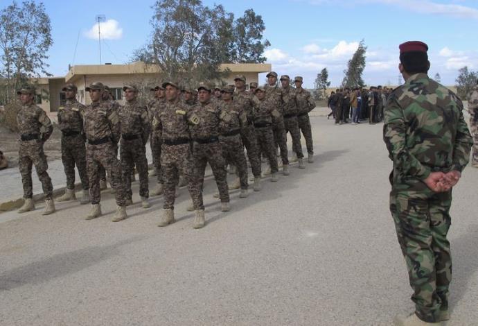 מתנדבים סונים לצבא העיראקי במחוז ענבר (צילום:  רויטרס)