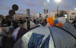 אוהלים במחאה החדשה ברוטשילד (צילום: אבשלום ששוני)
