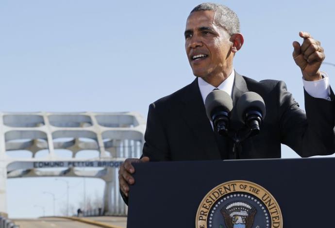 הנשיא אובמה נואם בסלמה (צילום:  רויטרס)