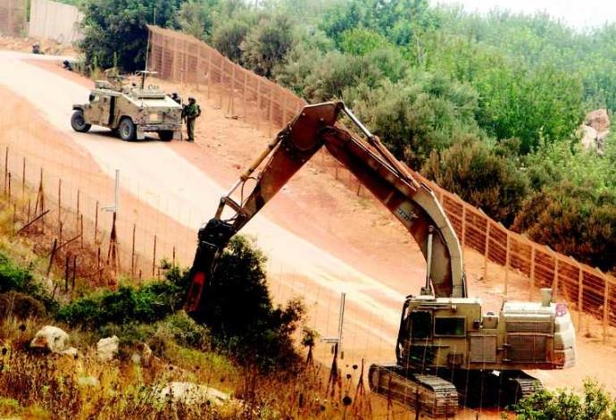 עבודות בגבול לבנון (צילום:  רויטרס)