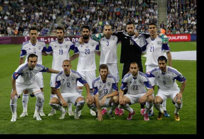 שחקני נבחרת ישראל בכדורגל (צילום:  פלאש 90)