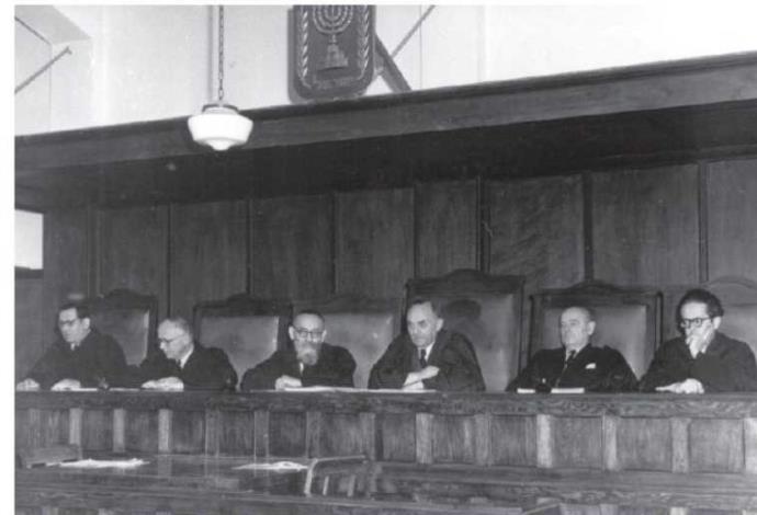 שופטי בית המשפט העליון ב-1953 (צילום:  ויקיפדיה)