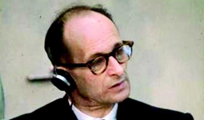 אדולף אייכמן במהלך משפטו  (צילום: ארכיון התמונות הלאומי)