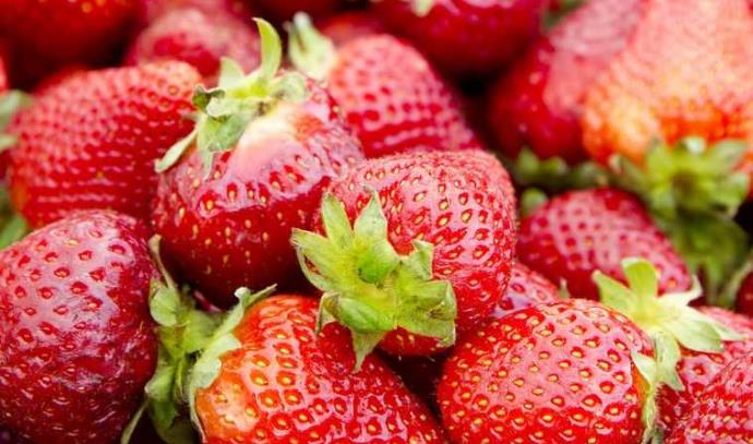 Let’s buy only strawberries: nine health benefits of the beloved fruit
