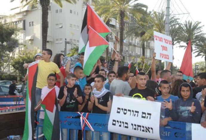 הפגנת ערביי ישראל בתל אביב (צילום:  אבשלום ששוני)