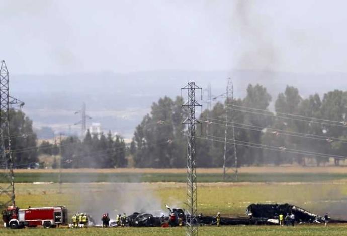 התרסקות מטוס צבאי בספרד (צילום:  רויטרס)
