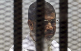 נשיא מצרים לשעבר מוחמד מורסי בכלא (צילום: רויטרס)