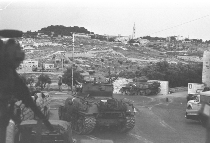 טנקים בירושלים במלחמת ששת הימים (צילום:  אהרון צוקרמן, לע"מ)