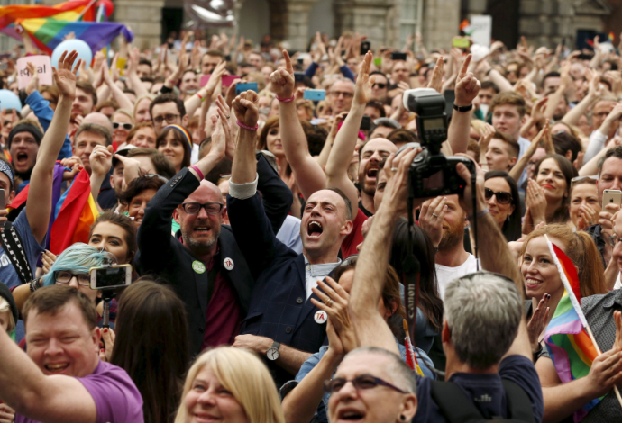 חגיגות באירלנד אחרי ההצבעה בעד נישואים חד מיניים (צילום:  רויטרס)