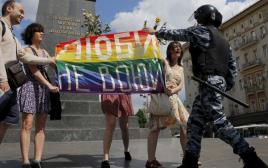 מצעד גאוה שפוזר ע"י המשטרה במוסקבה, רוסיה (צילום: רויטרס)