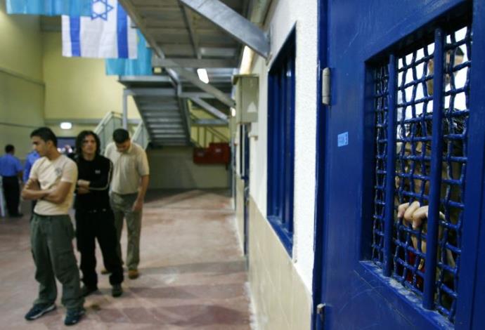 אסירים ביטחוניים בקציעות (צילום:  רויטרס)