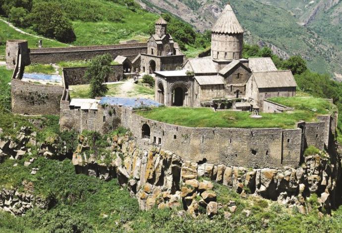 כנסיית טבאב, ארמניה (צילום:  מיטל שרעבי)