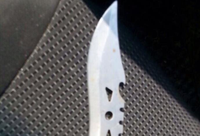 הסכין ששימשה את התוקף בחדר היולדות  (צילום:  חטיבת דובר המשטרה)