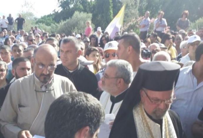 עצרת מחאה על הצתת הכנסייה (צילום:  הכנסייה הקתולית בירושלים)