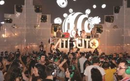 מסיבת אוזניות בכיכר רבין, ת"א (צילום: ישראל מלובני)