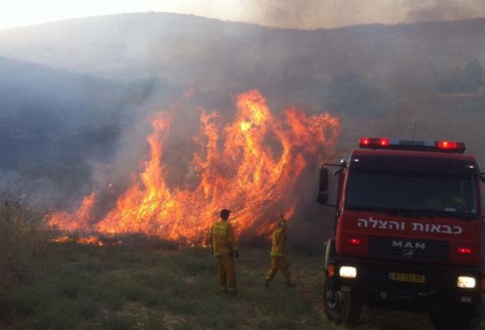 השריפה ביבניאל (צילום:  דוברות כבאות מחוז צפון)