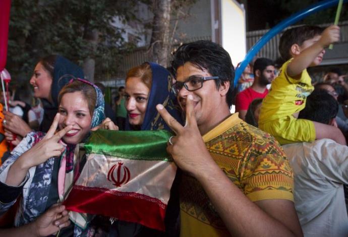 חגיגות בטהרן, איראן לאחר החתימה על הסכם הגרעין  (צילום:  רויטרס)