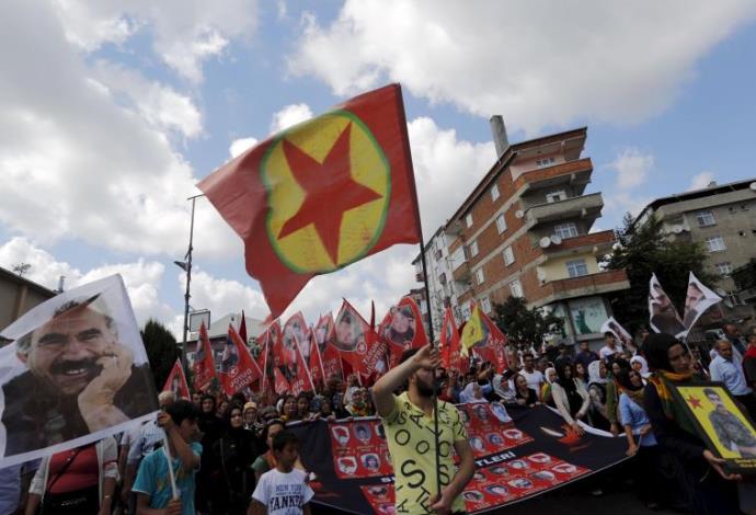 תומכי ה-PKK מפגינים בטורקיה (צילום:  רויטרס)