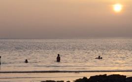 שקיעה בחוף הבונים (צילום: יח"צ)
