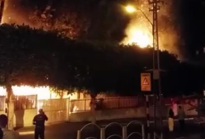 שריפה בראשון לציון (צילום:  חדשות 24)