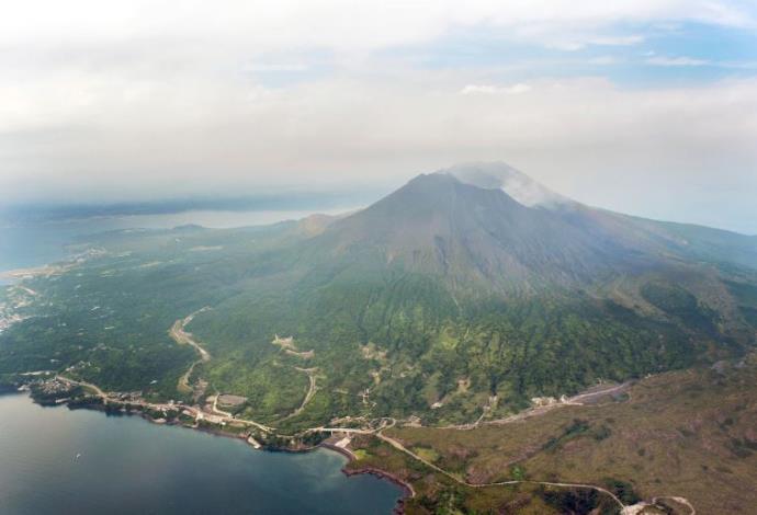 הר הגעש סקורג'ימה (צילום:  רויטרס)