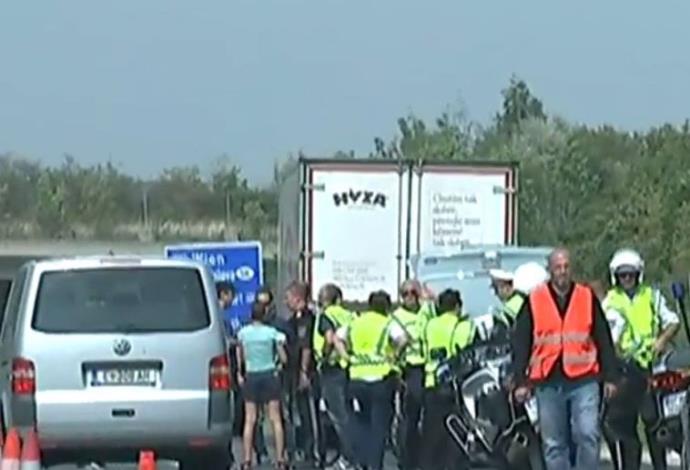 המשאית בה נמצאו גופות המהגרים באוסטריה (צילום:  צילום מסך)