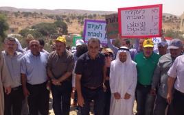 הפגנה של בדואים המוחים נגד הריסת הכפר אום אל-חיראן (צילום: יאסר עוקבי)
