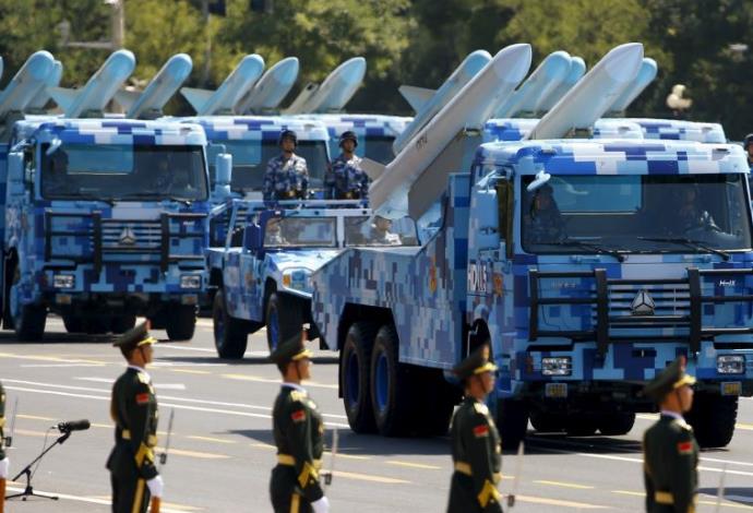 צבא סין במצעד (צילום:  רויטרס)