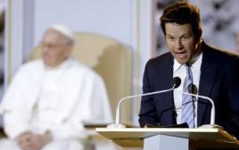 מארק וולברג מנחה אירוע בהשתתפות האפיפיור  (צילום: רויטרס)