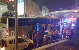 פיגוע דקירה וניסיון חטיפת נשק באוטובוס בכניסה לירושלים ירושלים (צילום: אברהם צמח, מדברים תקשורת)
