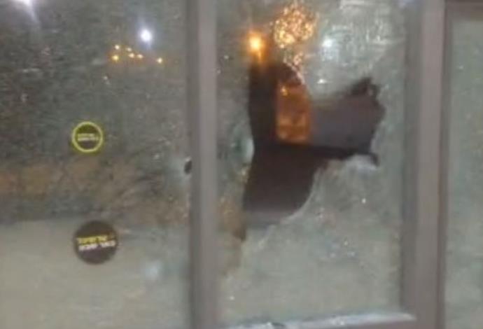 פיגוע ירי בתחנה המרכזית בבאר שבע (צילום:  חטיבת דובר המשטרה)