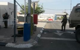 מאבטחים של משרד הביטחון במחסום ג'למה בשומרון  (צילום: רשות המעברים במשרד הביטחון)