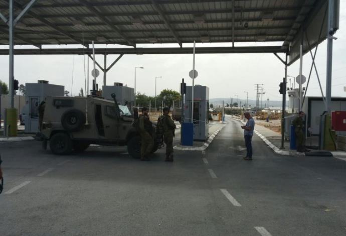 זירת ניסיון הפיגוע במעבר גלבוע  (צילום:  רשות המעברים במשרד הביטחון)
