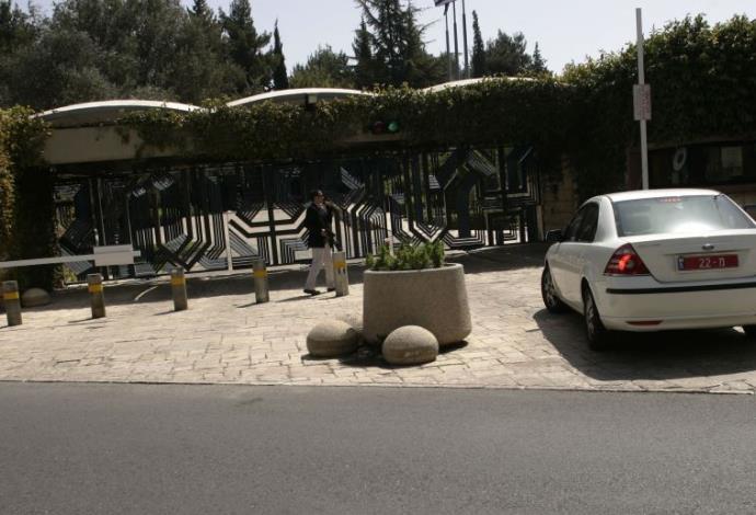 שער הכניסה לבית הנשיא בירושלים (צילום:  פלאש 90)
