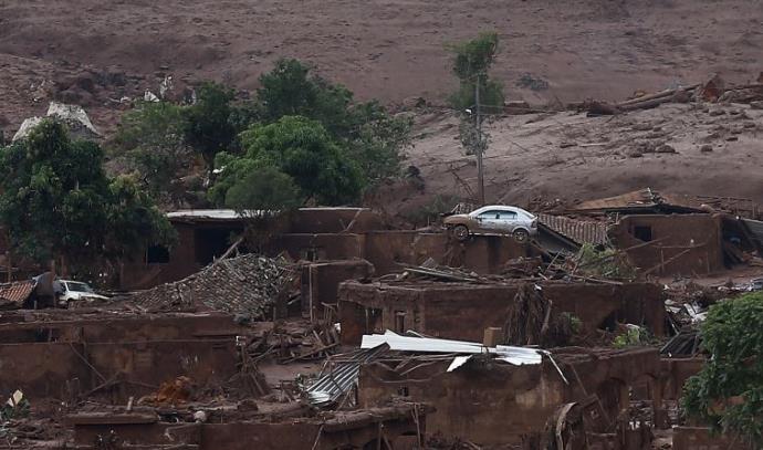 קריסת סכר בברזיל (צילום: רויטרס)
