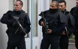 כוחות משטרה בצרפת (צילום: רויטרס)